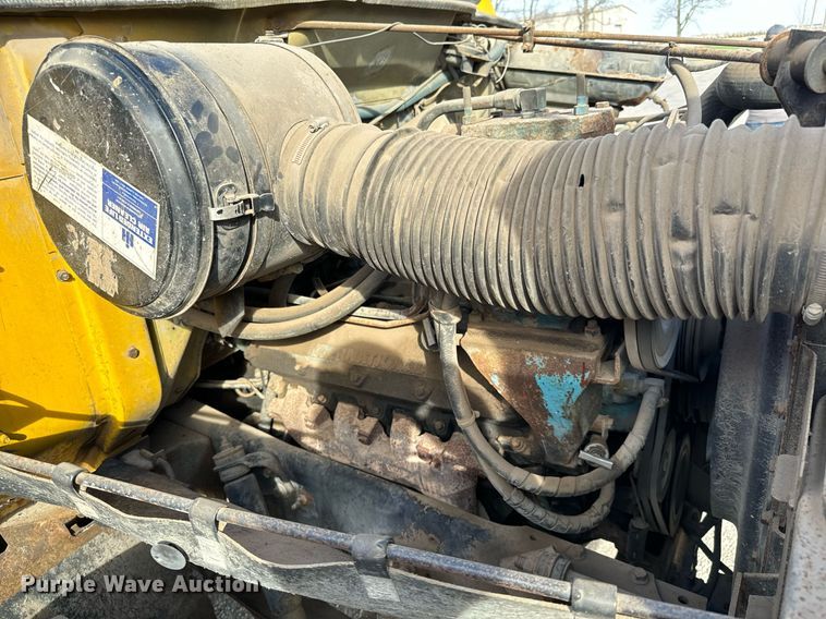 image for item NU9468 1986 International  S1700 dump truck