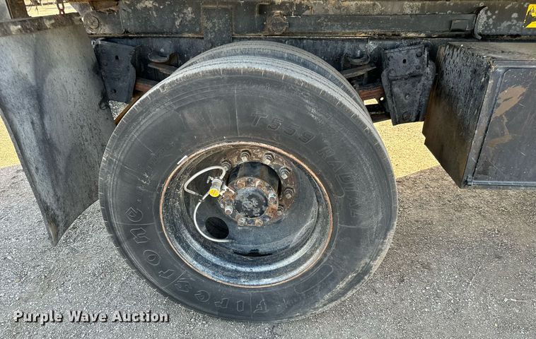 image for item NU9468 1986 International  S1700 dump truck