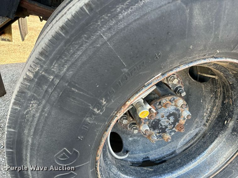 image for item NU9468 1986 International  S1700 dump truck