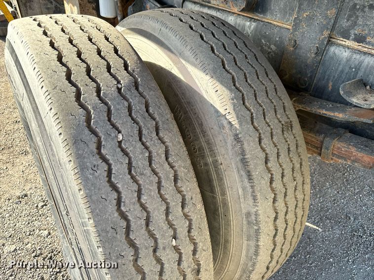 image for item NU9468 1986 International  S1700 dump truck