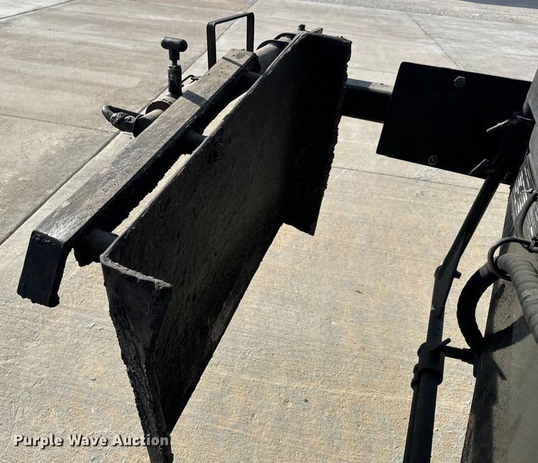 image for item NU9485 2019 Blastcrete  DA-350  seal coat applicator