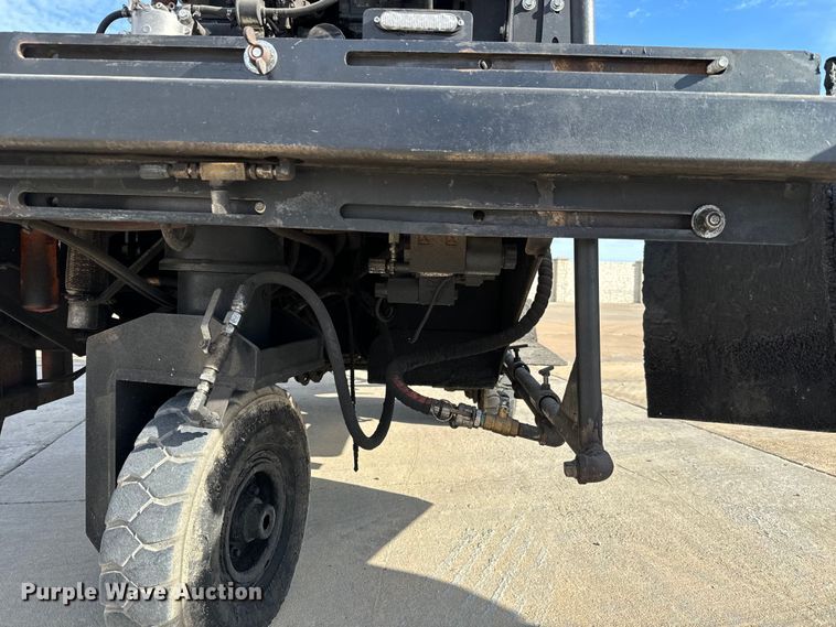 image for item NU9485 2019 Blastcrete  DA-350  seal coat applicator