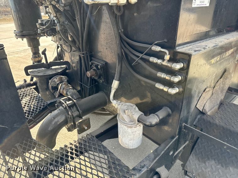 image for item NU9485 2019 Blastcrete  DA-350  seal coat applicator