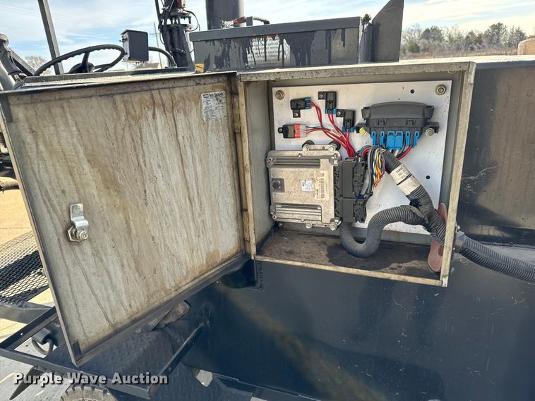 image for item NU9485 2019 Blastcrete  DA-350  seal coat applicator