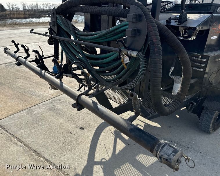 image for item NU9485 2019 Blastcrete  DA-350  seal coat applicator