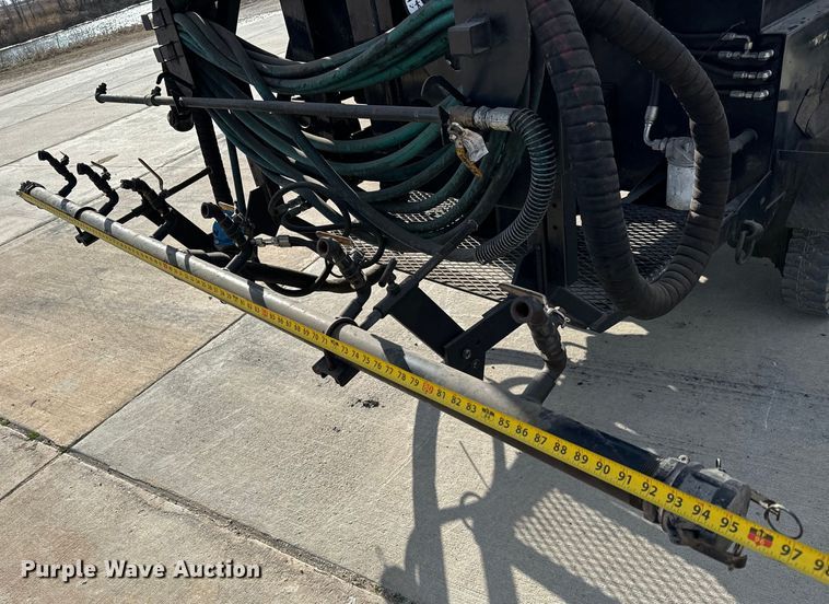 image for item NU9485 2019 Blastcrete  DA-350  seal coat applicator