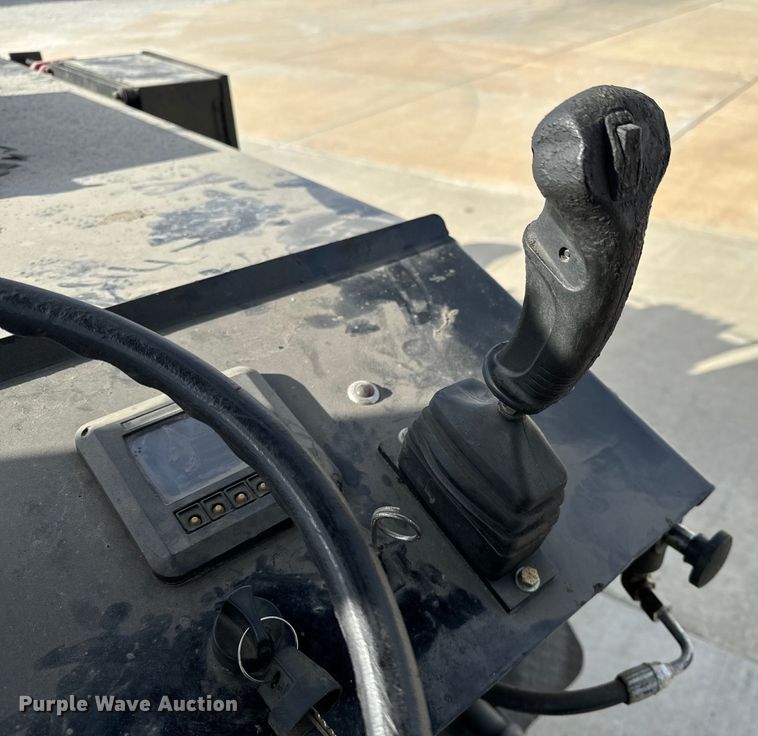 image for item NU9485 2019 Blastcrete  DA-350  seal coat applicator