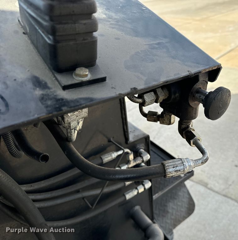 image for item NU9485 2019 Blastcrete  DA-350  seal coat applicator