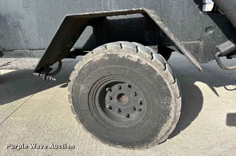 image for item NU9485 2019 Blastcrete  DA-350  seal coat applicator