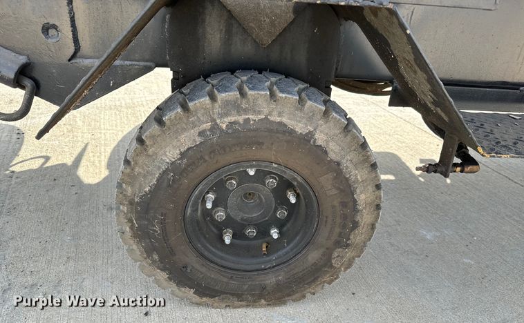 image for item NU9485 2019 Blastcrete  DA-350  seal coat applicator