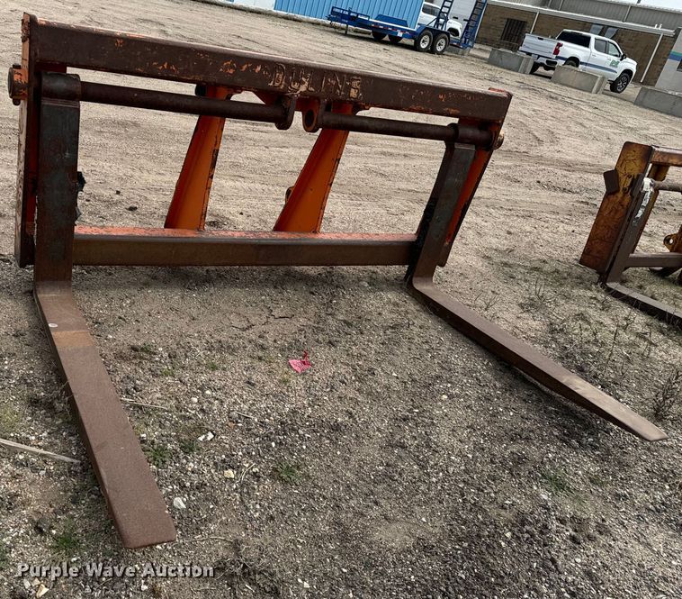 image for item NU9487 WBM wheel loader forks