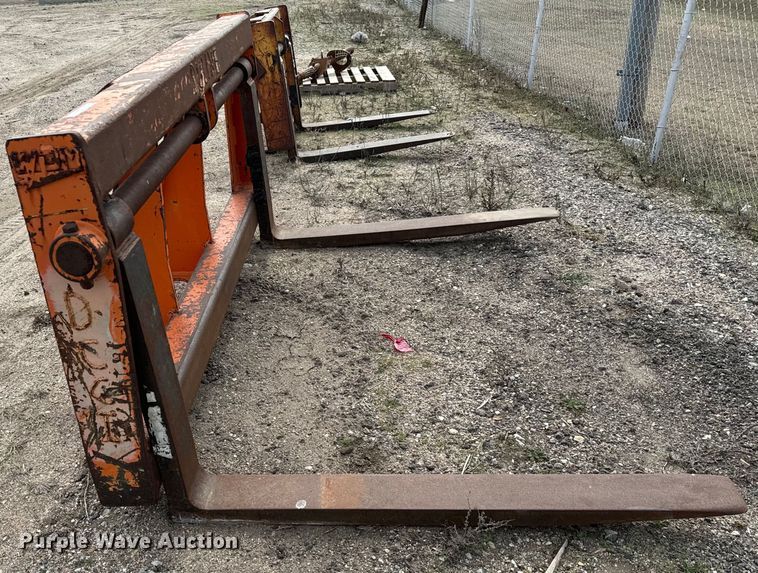 image for item NU9487 WBM wheel loader forks