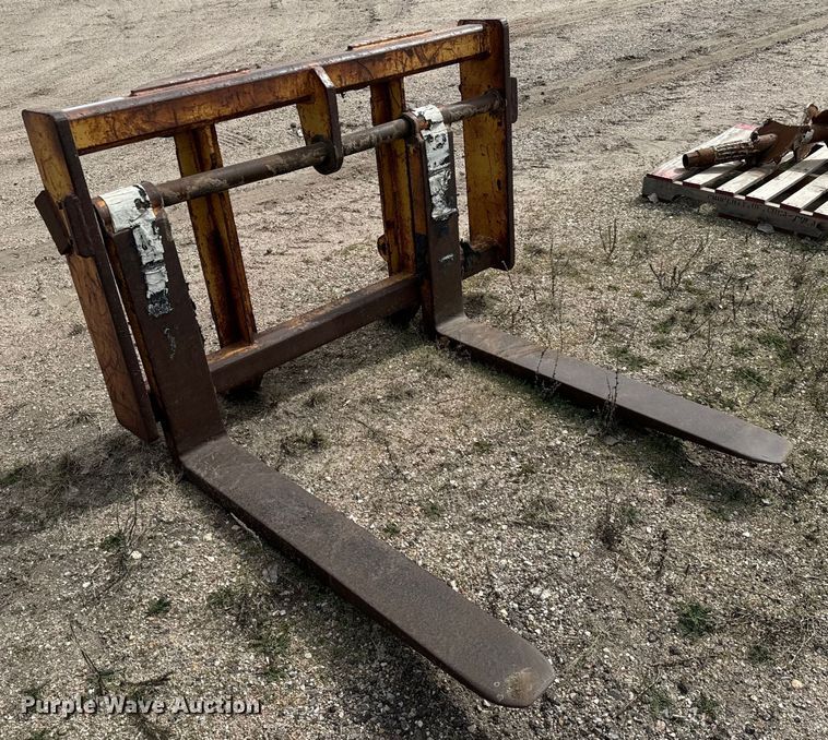 image for item NU9488 Wheel loader forks