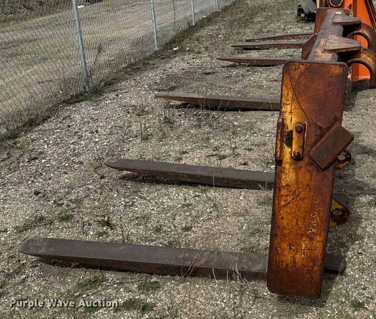 image for item NU9488 Wheel loader forks