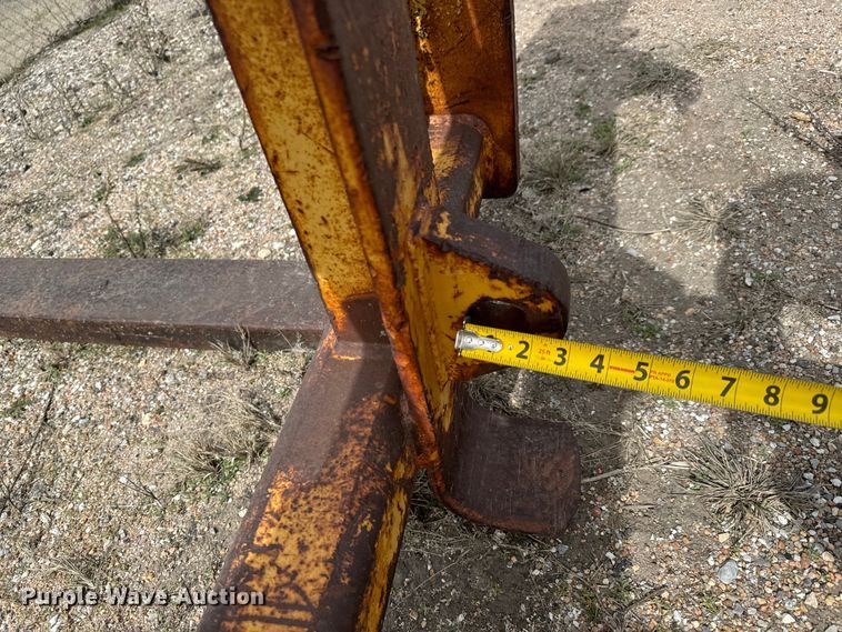 image for item NU9488 Wheel loader forks