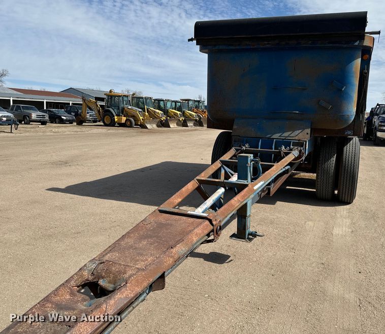 image for item NU9492 1982 Clement  end dump pup trailer