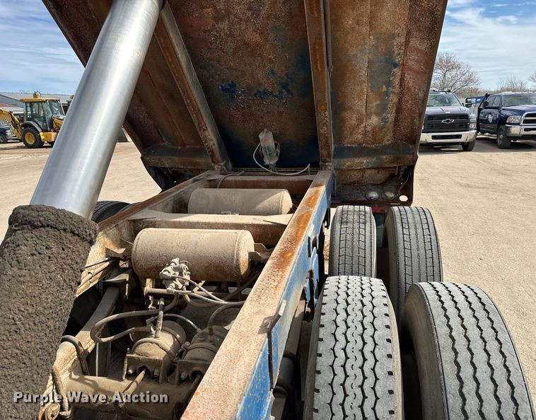image for item NU9492 1982 Clement  end dump pup trailer