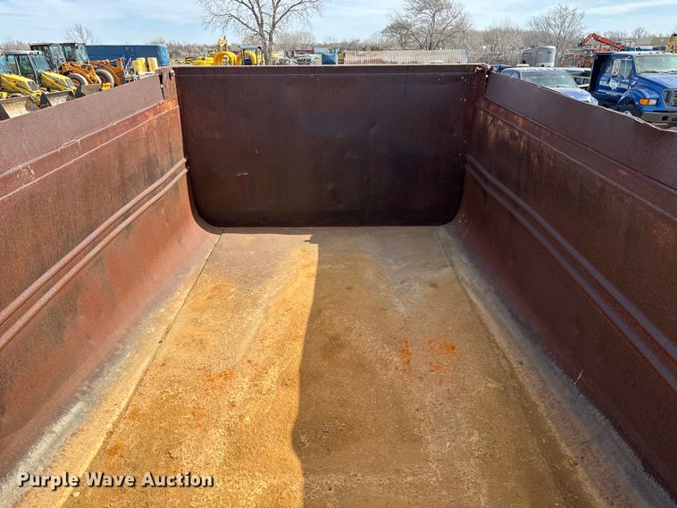 image for item NU9492 1982 Clement  end dump pup trailer