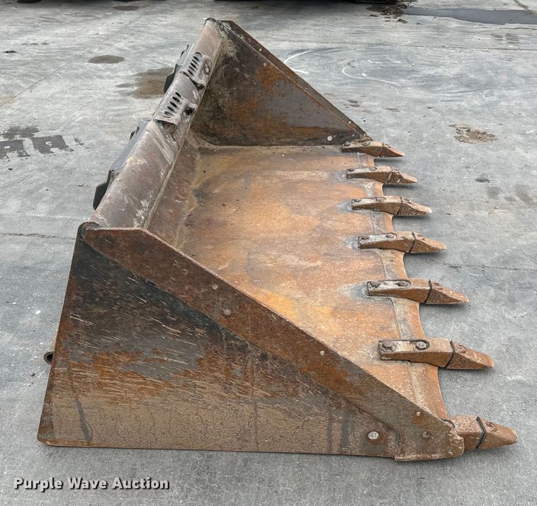 image for item NU9493 Bobcat  68 Heavy Duty skid steer bucket