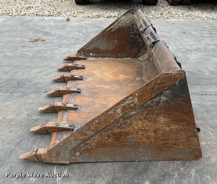 image for item NU9493 Bobcat  68 Heavy Duty skid steer bucket