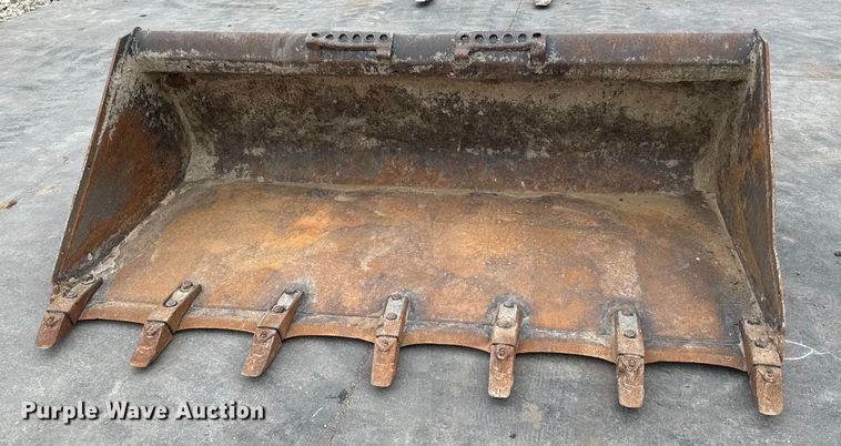 image for item NU9493 Bobcat  68 Heavy Duty skid steer bucket