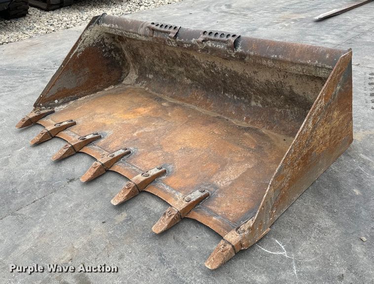 image for item NU9493 Bobcat  68 Heavy Duty skid steer bucket
