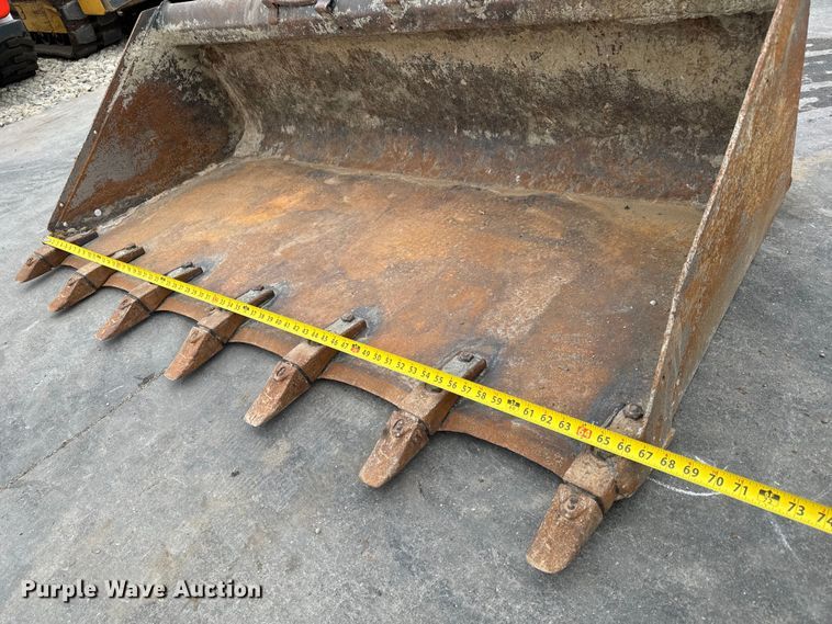 image for item NU9493 Bobcat  68 Heavy Duty skid steer bucket
