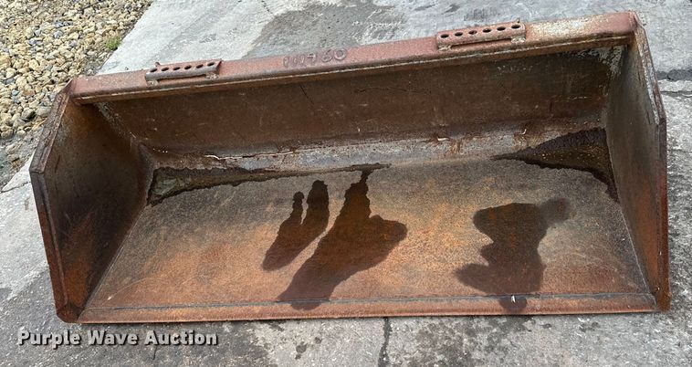 image for item NU9495 Melroe skid steer bucket