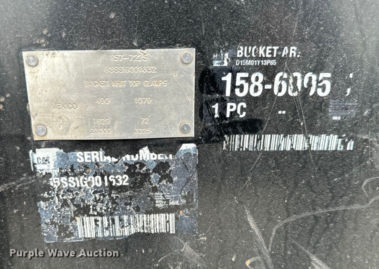 image for item NU9497 2013 Caterpillar  skid steer grapple bucket