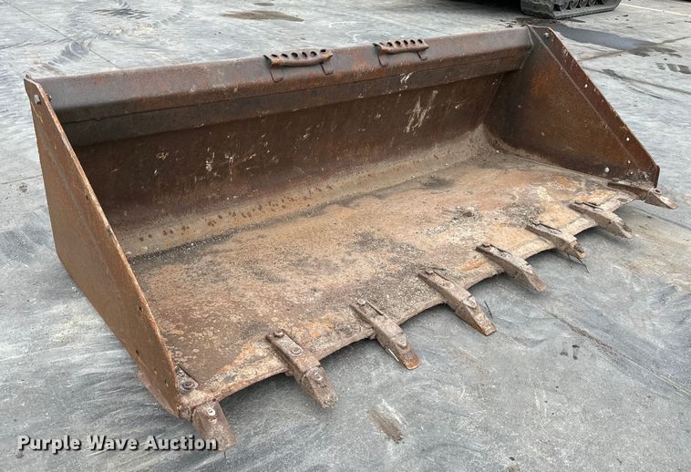 image for item NU9499 Bobcat skid steer bucket