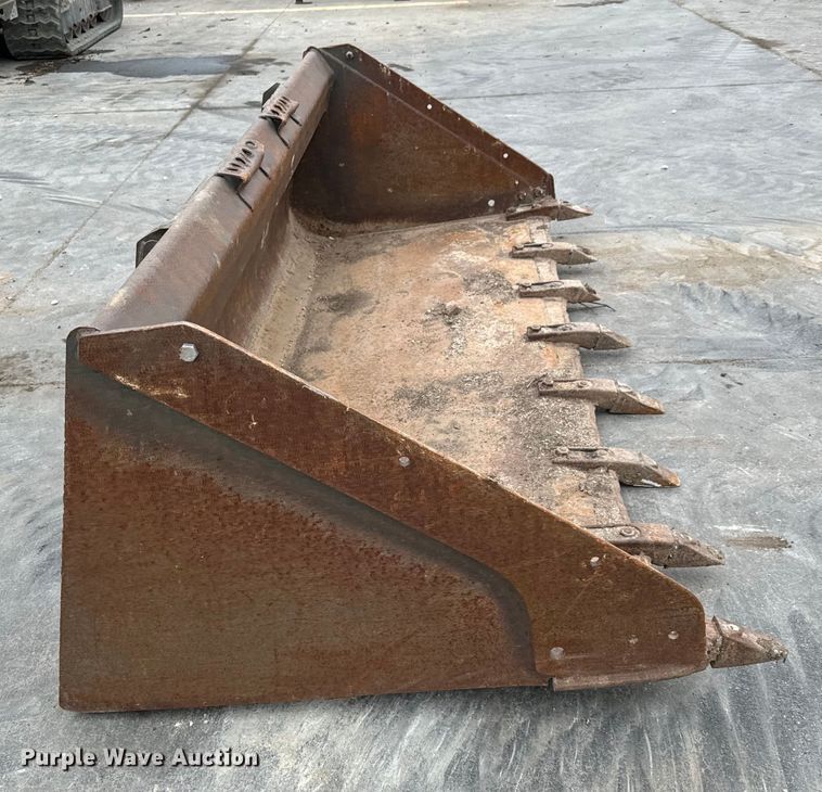 image for item NU9499 Bobcat skid steer bucket