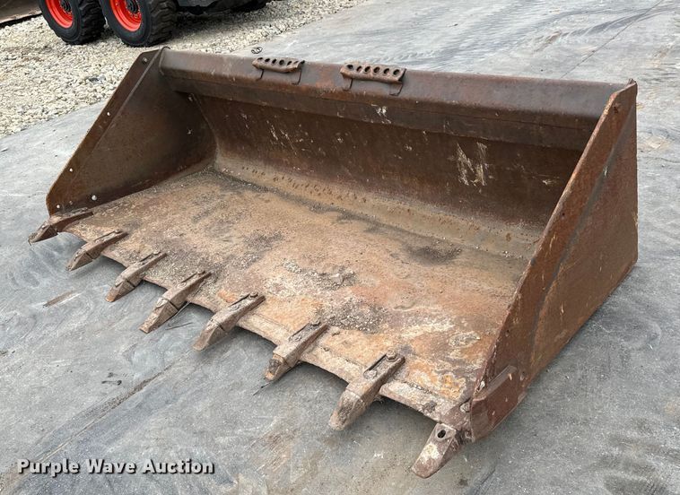 image for item NU9499 Bobcat skid steer bucket