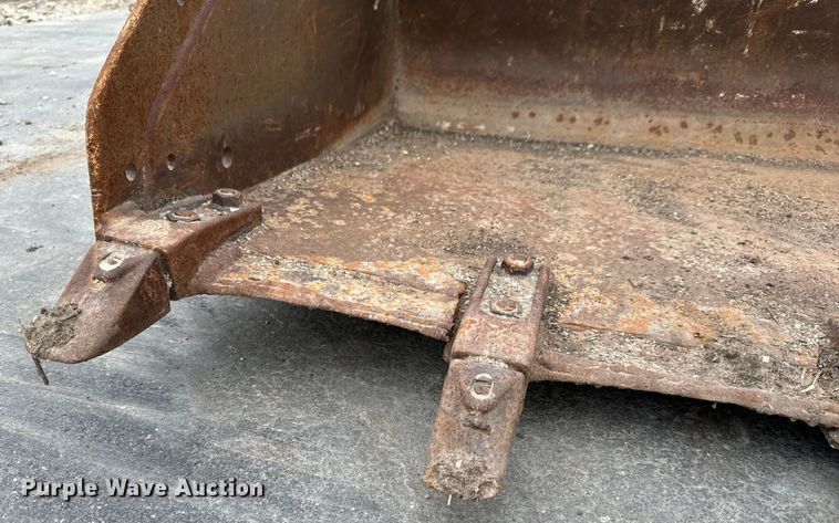 image for item NU9499 Bobcat skid steer bucket