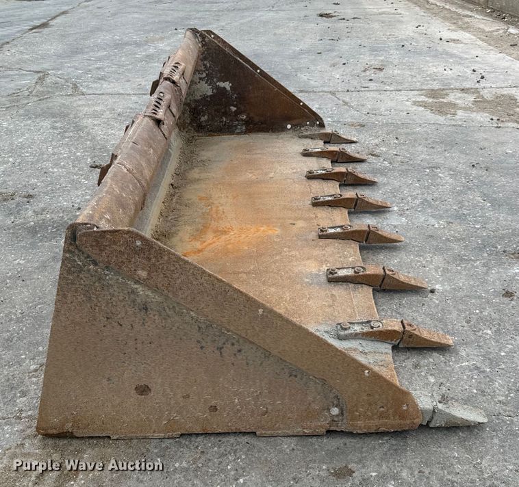 image for item NU9500 Bobcat  skid steer bucket