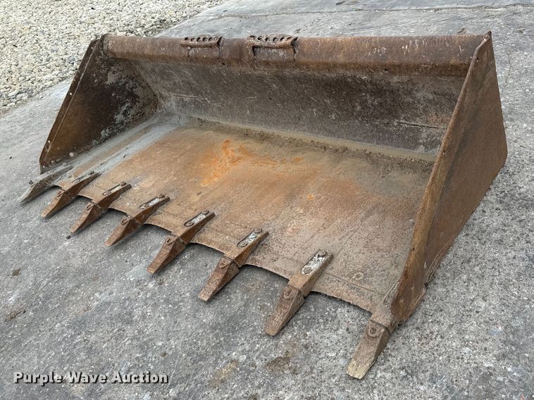 image for item NU9500 Bobcat  skid steer bucket