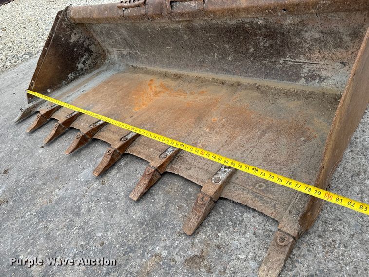 image for item NU9500 Bobcat  skid steer bucket