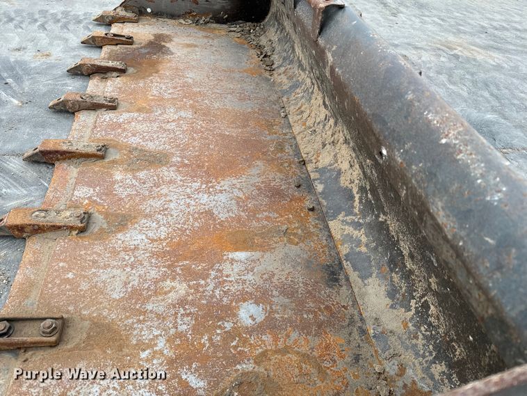 image for item NU9501 Bobcat  80 Heavy Duty skid steer bucket