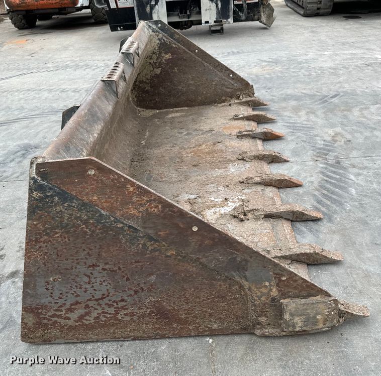 image for item NU9502 Bobcat  80 HD C/I skid steer bucket