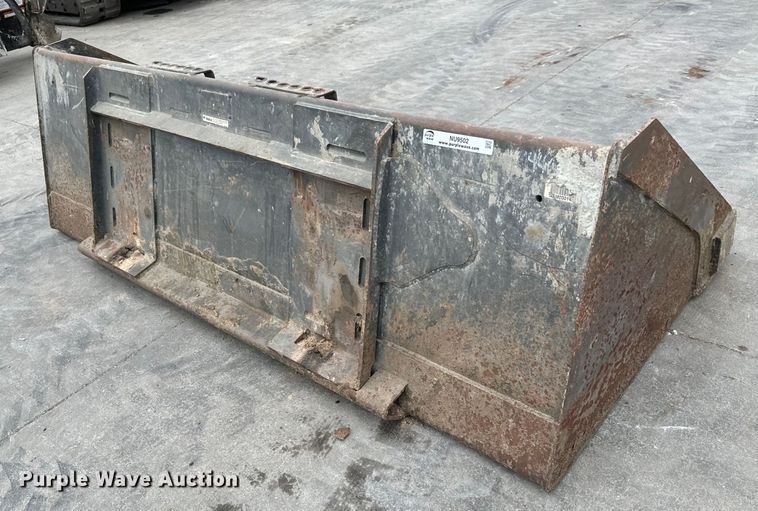 image for item NU9502 Bobcat  80 HD C/I skid steer bucket