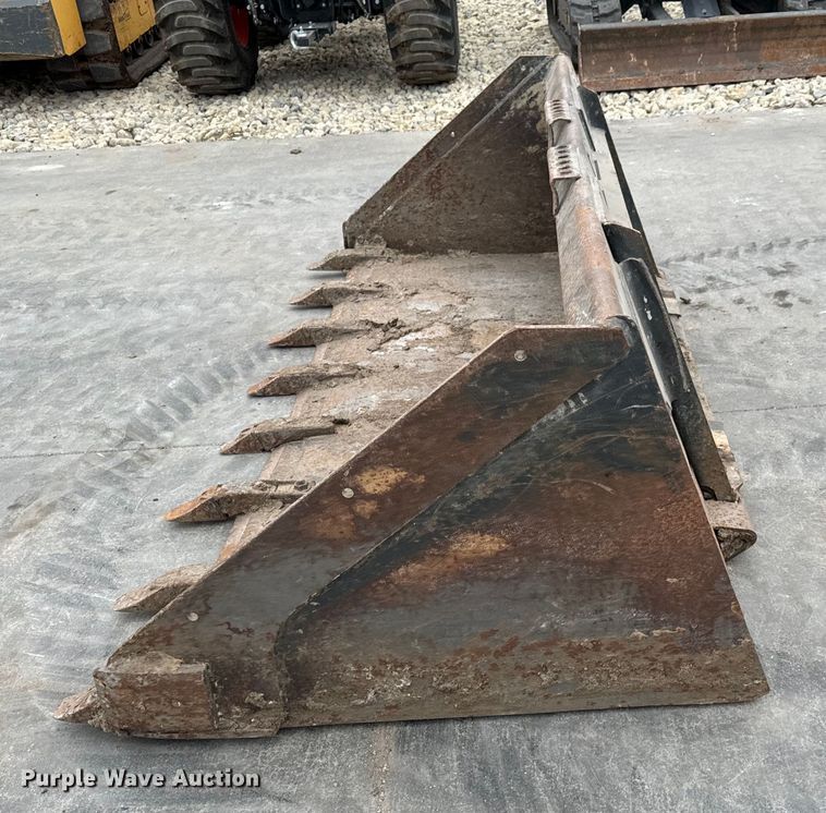 image for item NU9502 Bobcat  80 HD C/I skid steer bucket