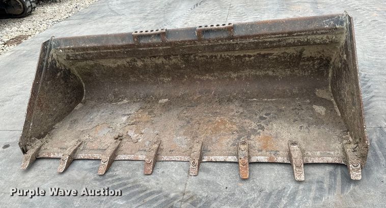 image for item NU9502 Bobcat  80 HD C/I skid steer bucket