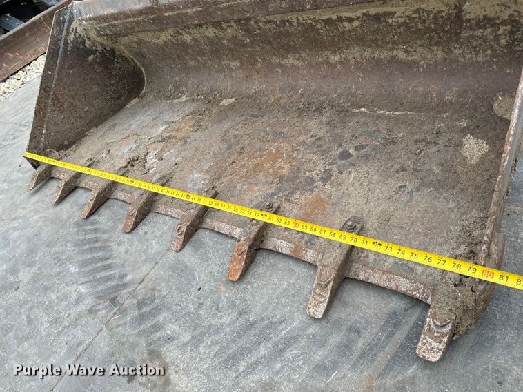 image for item NU9502 Bobcat  80 HD C/I skid steer bucket