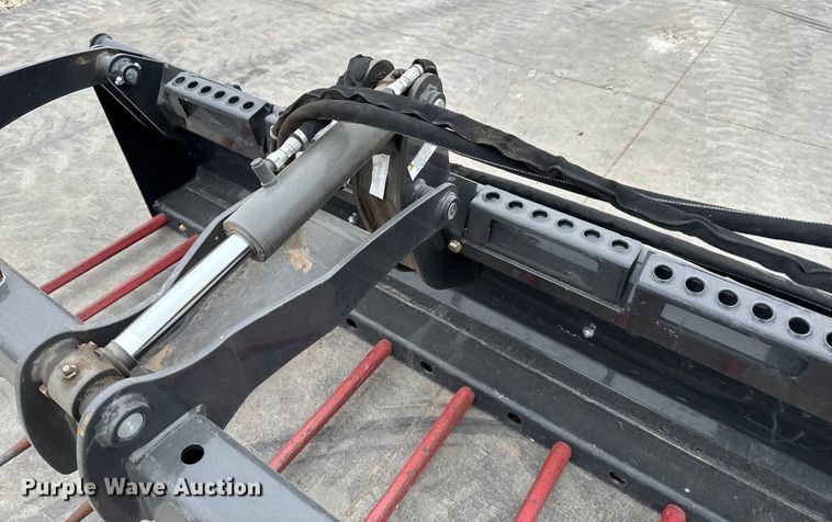 image for item NU9503 Bobcat  skid steer utility grapple