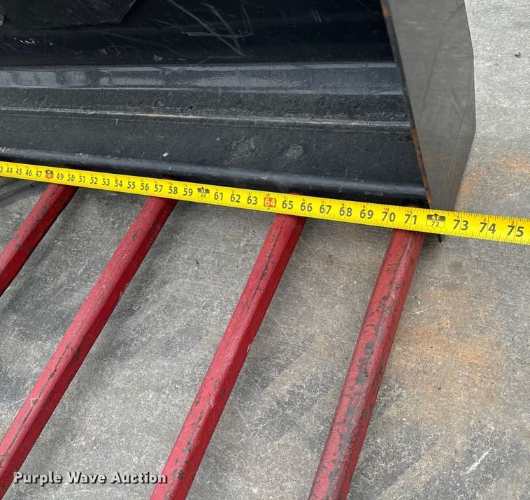 image for item NU9503 Bobcat  skid steer utility grapple