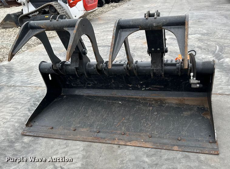 image for item NU9504 2022 Bobcat  Grpl 74 Indl Bkt skid steer grapple bucket