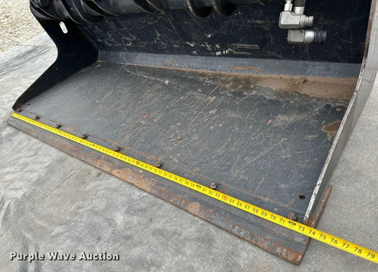 image for item NU9504 2022 Bobcat  Grpl 74 Indl Bkt skid steer grapple bucket