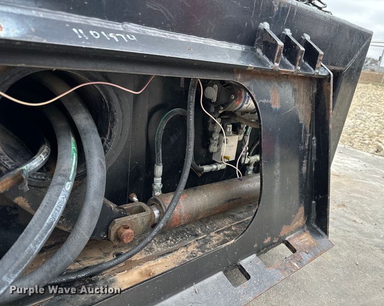 image for item NU9510 Harleman Ground Force HR970 skid steer tree saw