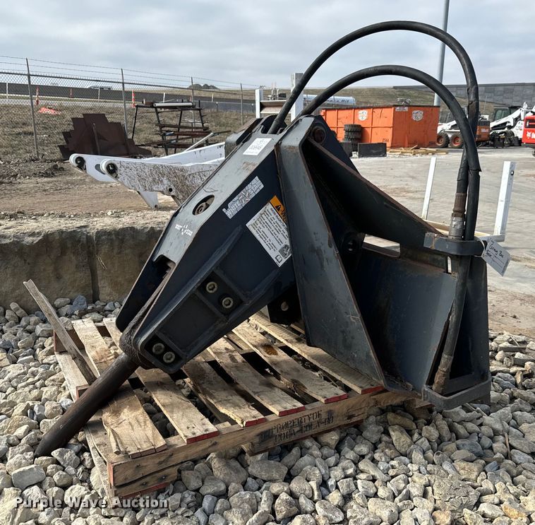 image for item NU9512 Melroe 55010 skid steer breaker