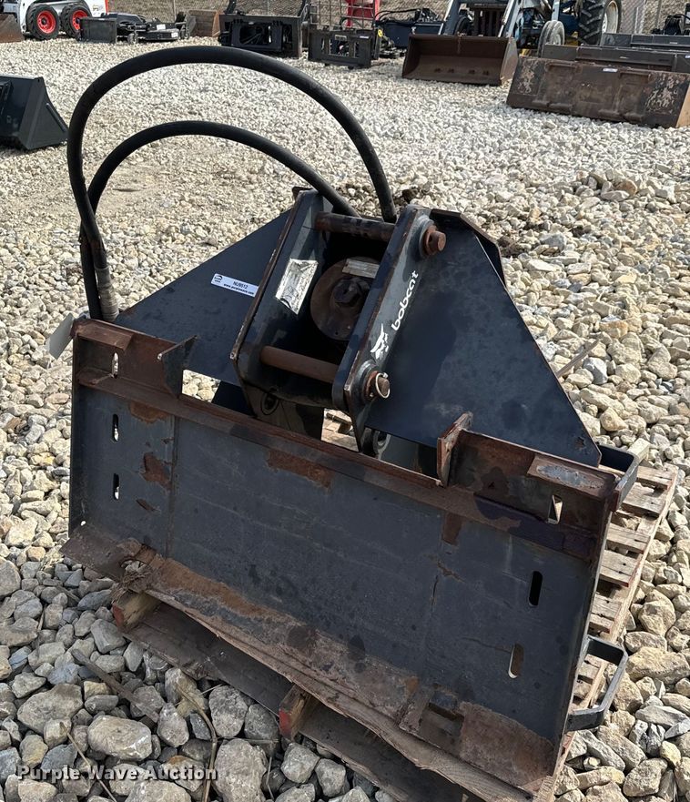 image for item NU9512 Melroe 55010 skid steer breaker