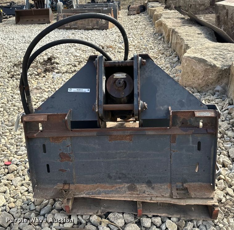 image for item NU9512 Melroe 55010 skid steer breaker